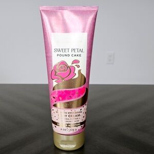 Sweet Petal Pound Cake